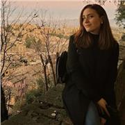 Laureata in lingue e letterature straniere (spagnolo e portoghese) con Master di II livello in didattica dell'italiano L2 per scopi accademici